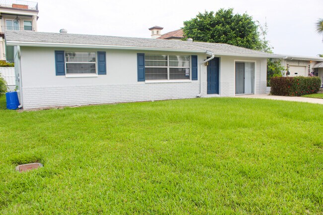 Building Photo - 178 175th Ave E