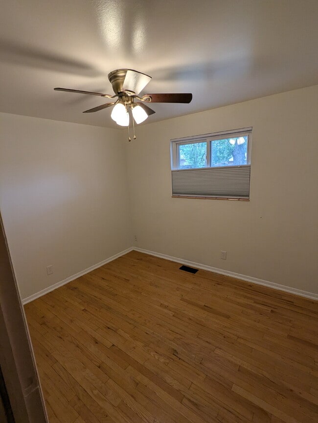 Building Photo - 7070 Beacon Way