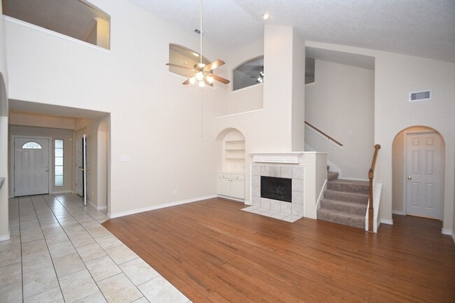 Building Photo - 10430 Sanibel Falls Ct