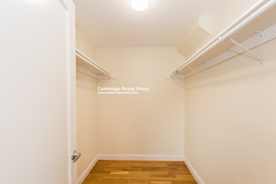 Building Photo - 217 Arlington St