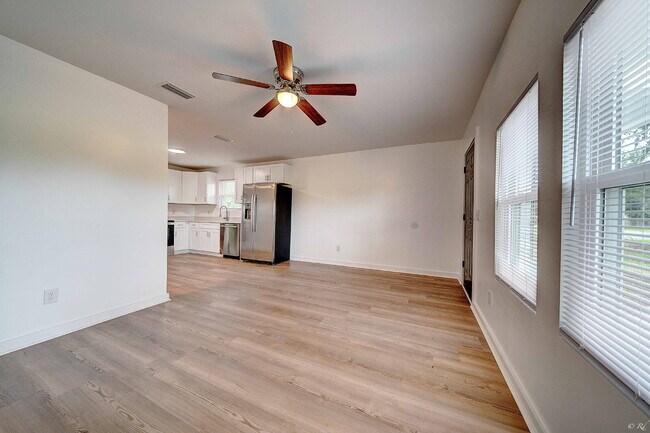 Building Photo - Freshly Renovated 2 Bed apartment in Lynn ...