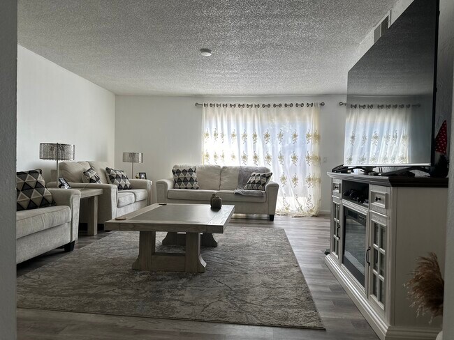 Building Photo - 13010 Camino del Rey