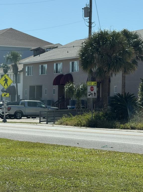 Building Photo - 17690 Front Beach Rd