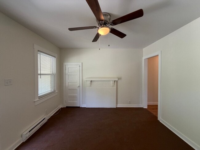 Building Photo - Swannanoa - Newly Renovated Beacon Village Cottage