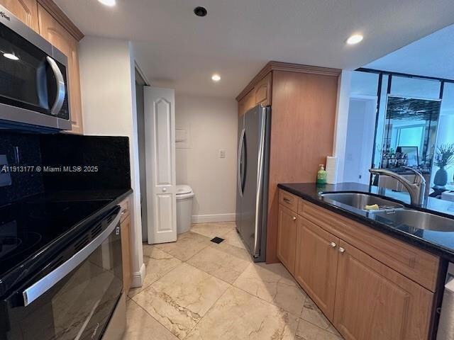 Building Photo - 1717 N Bayshore Dr