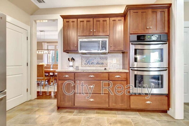 Building Photo - 175 Ridgeway Ct