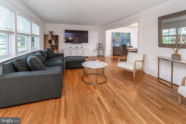 Building Photo - 24 Camelia Ct