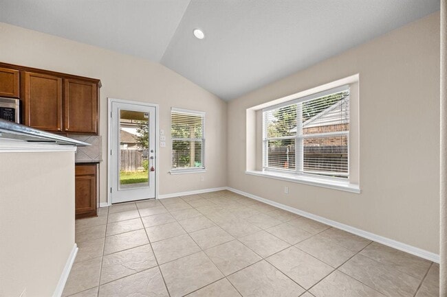 Building Photo - 135 Justin Leonard Dr