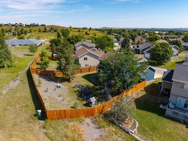 Building Photo - 4025 Wild Flower Dr