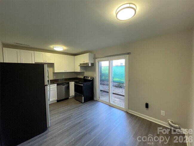 Building Photo - 206 E Glendale Ave