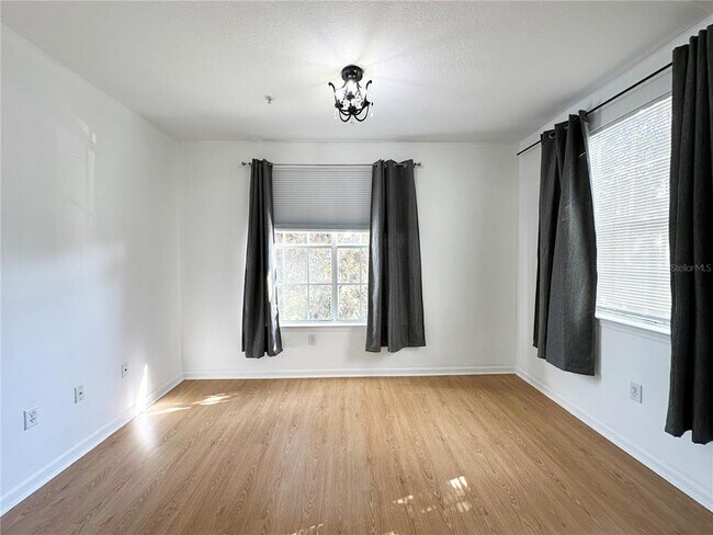 Building Photo - 12843 Madison Pointe Cir