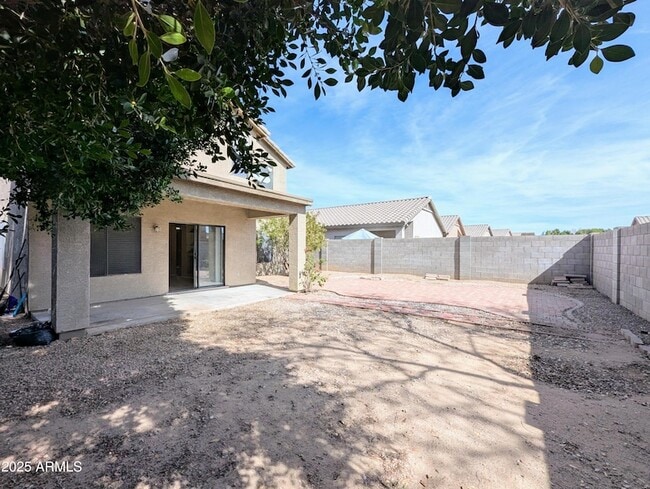 Building Photo - 8861 W Paradise Dr