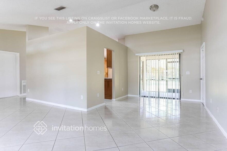 Building Photo - 1511 Primrose Ln
