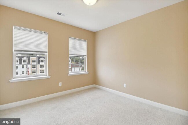 Building Photo - 11 Gardenside Pl