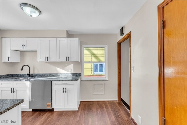 Building Photo - 12521 Park Knoll Dr