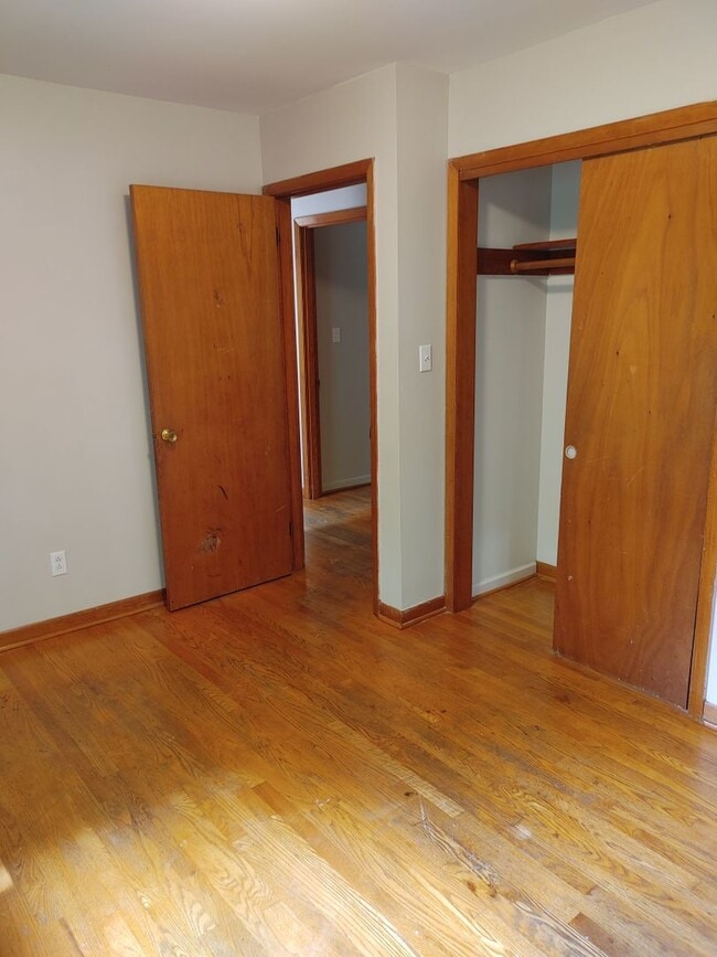 Building Photo - 4 Bedroom updated home for rent in Northwe...