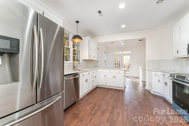 Building Photo - 10010 Gladwick Ct