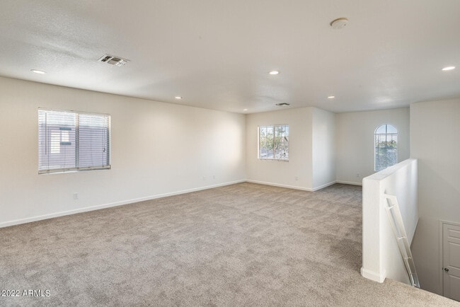 Building Photo - 8337 W Hughes Dr