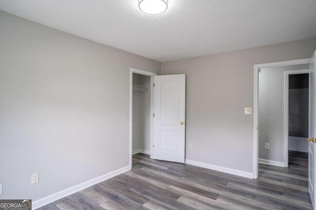 Building Photo - 3243 Newtons Crest Cir