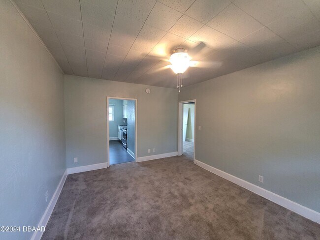 Building Photo - 500 S Beach St