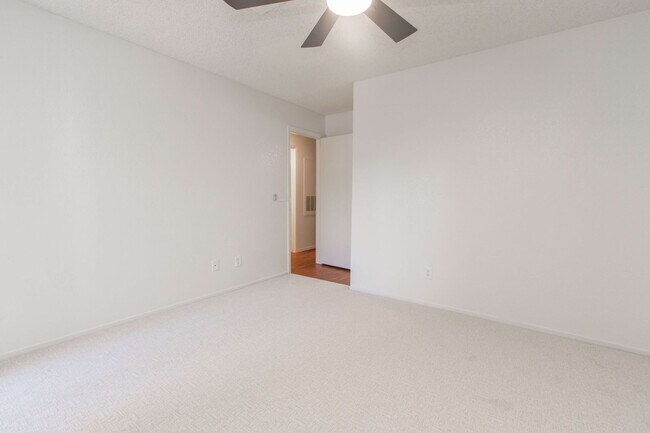 Building Photo - MOVE-IN READY! 2 BEDROOM, 2 BATH, GROUND L...