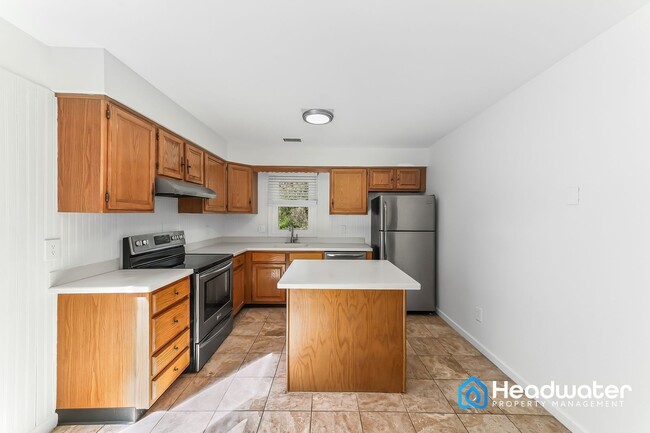 Building Photo - House for Rent in Coatesville