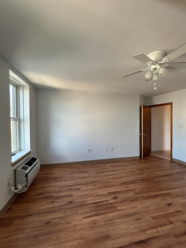 Building Photo - 287 Lawton Ave