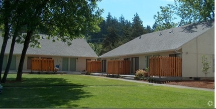Building Photo - Oak Creek Townhomes