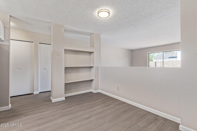 Building Photo - 7342 W Minnezona Ave