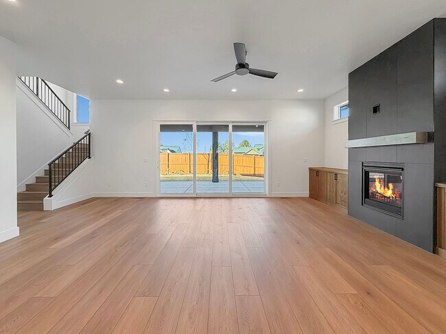 Building Photo - Luxury New Construction in Centerra: 4-Bed High-End Home, Dog Friendly, Fenced Yard, Near Downtow...