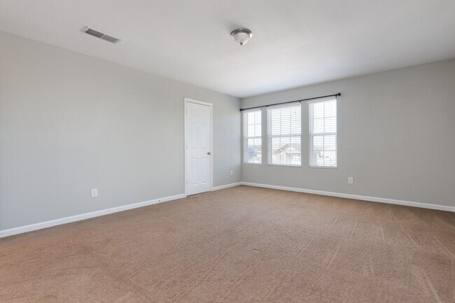 Building Photo - 2415 Bell Manor Dr SW