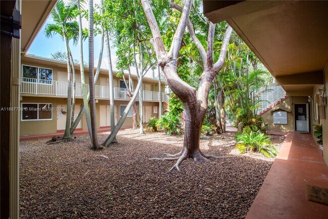 Building Photo - 6330 SW 79th St