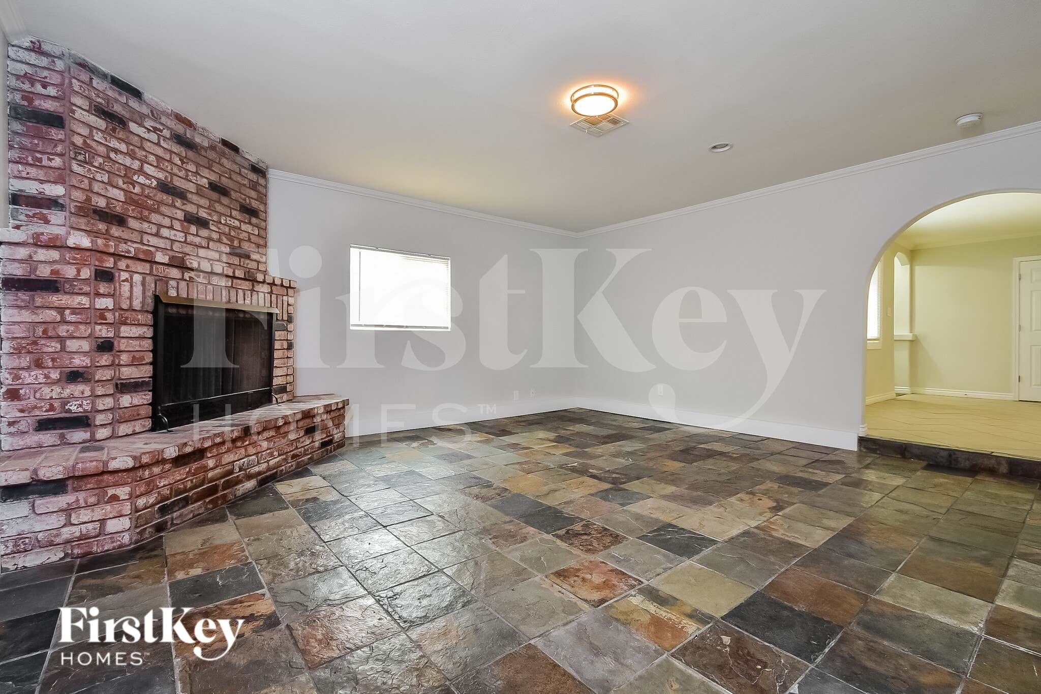 Building Photo - 321 Redstone St