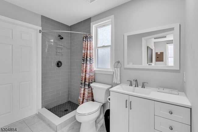 Building Photo - 438 Brookside Ave