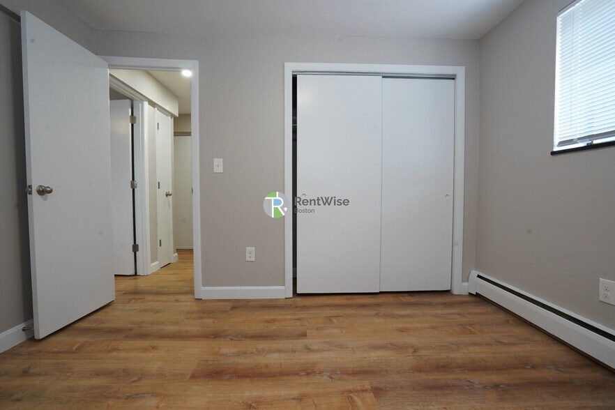 Building Photo - 394 Langley Rd