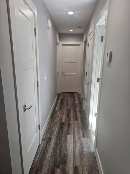 Building Photo - 14465 Krug Cir