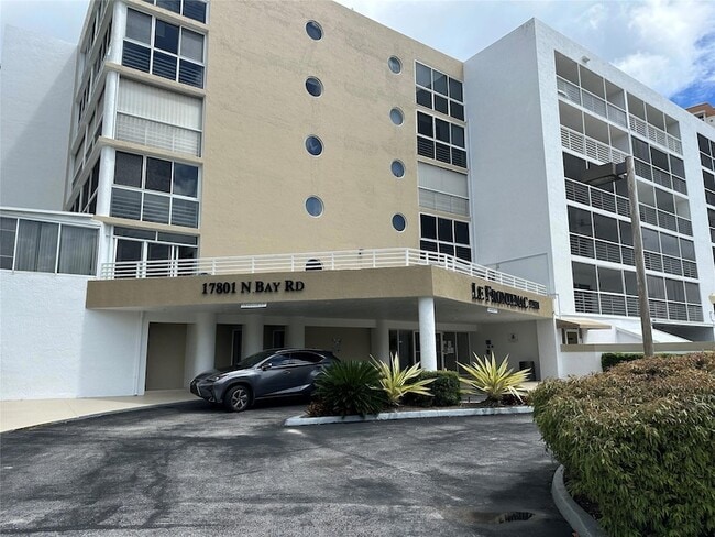 Building Photo - 17801 N Bay Rd