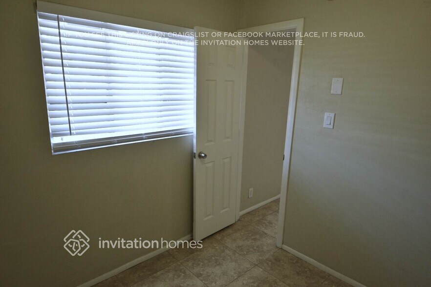 Building Photo - 2039 E Osborn Rd