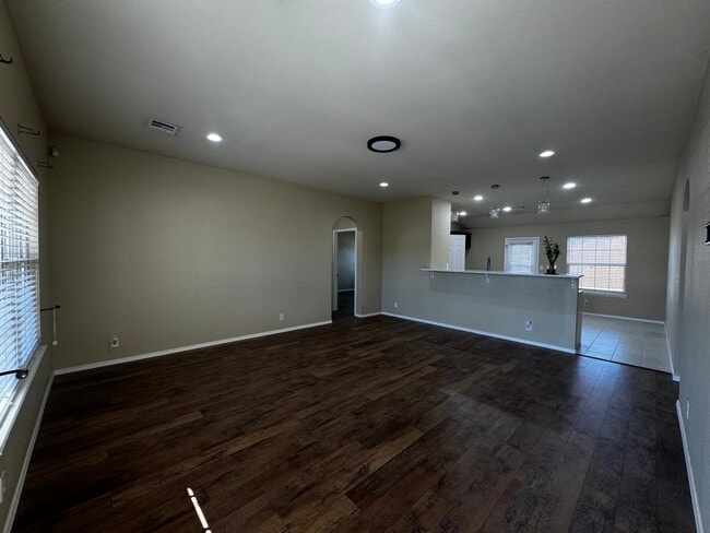 Building Photo - 14724 S Fern Pl