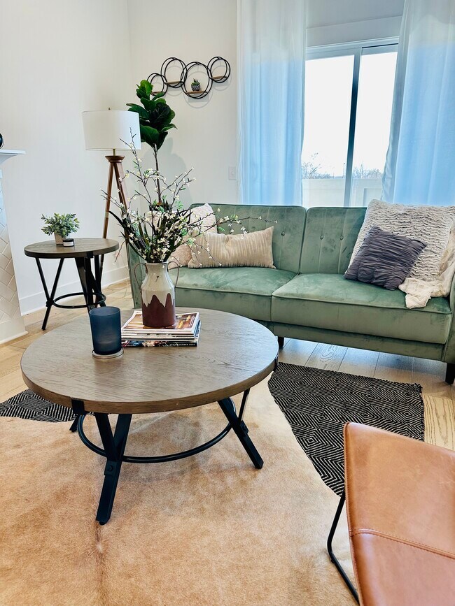 Building Photo - 704 Inspiration Blvd