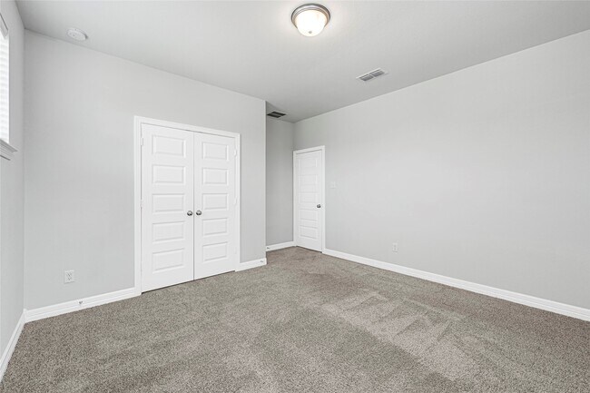 Building Photo - 9339 Galloway Wds Trl