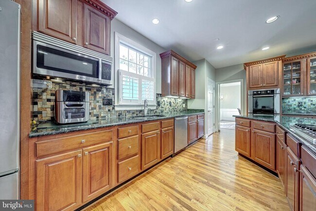 Building Photo - 1854 Valley Wood Rd