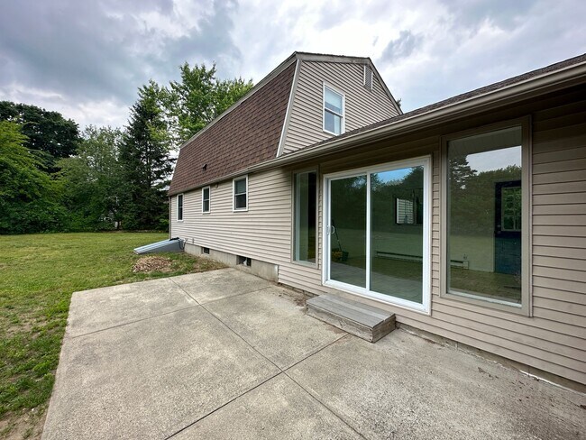 Building Photo - 169 Rocky Hill Rd