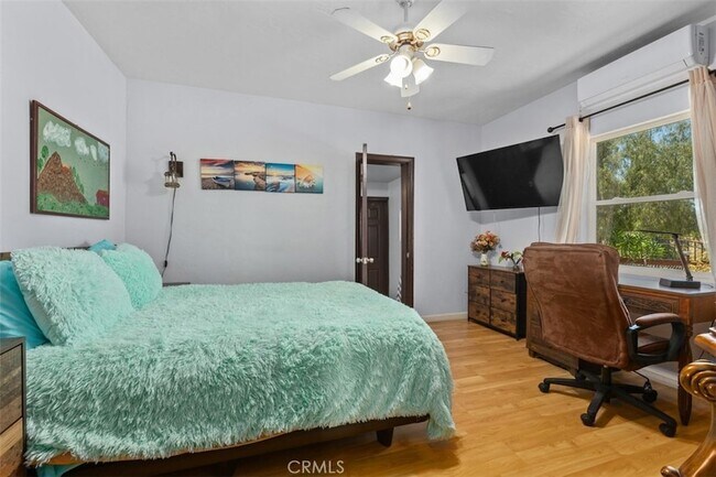 Building Photo - 1716 Cedar St