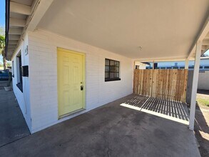 Building Photo - Refreshed and Ready for move in