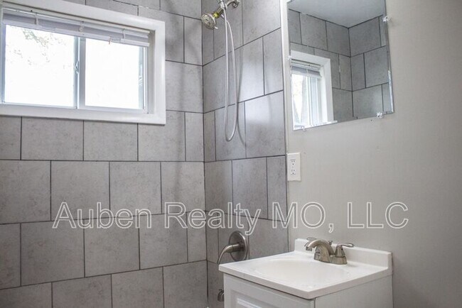 Building Photo - 1608 N Pearl St