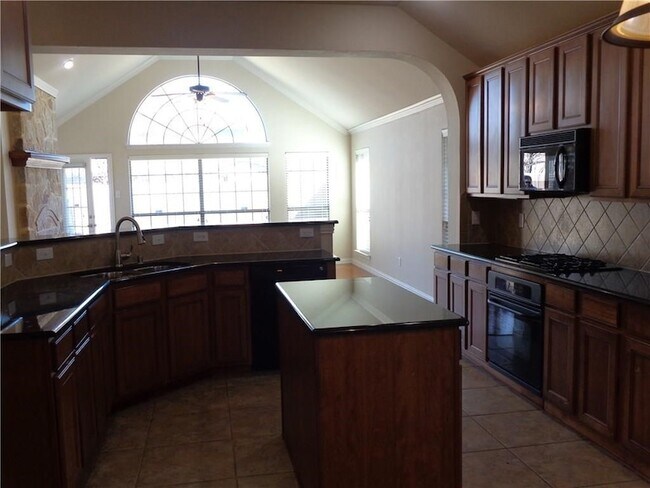 Building Photo - 7064 Bethlehem Dr