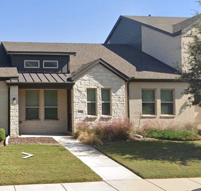 Primary Photo - 1224 Pebblebrook Dr