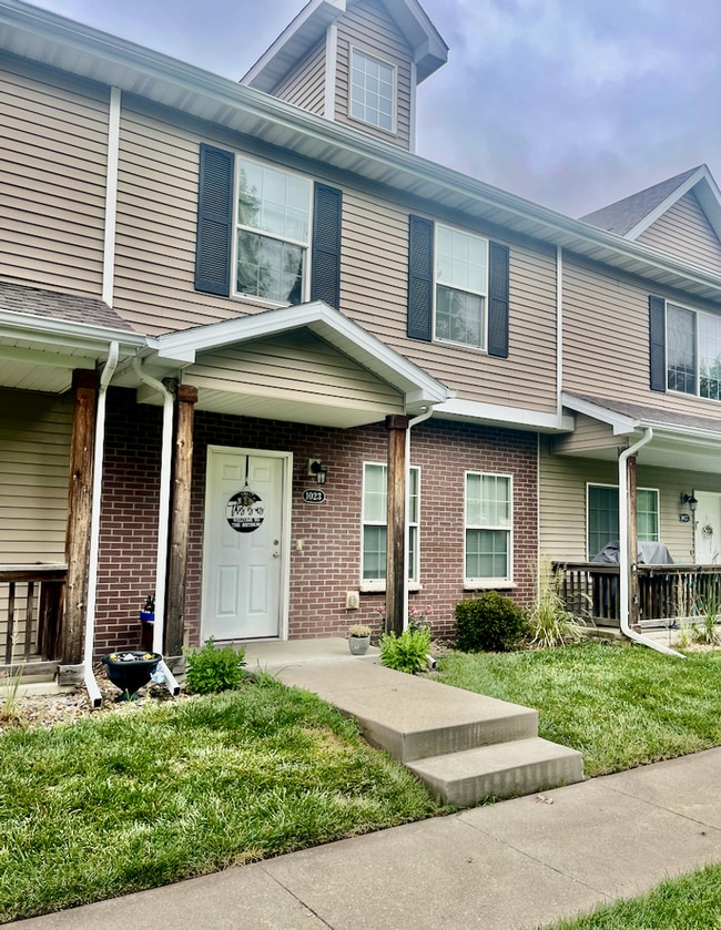 Building Photo - Ankeny 3 Bedroom Townhome Available Septem...