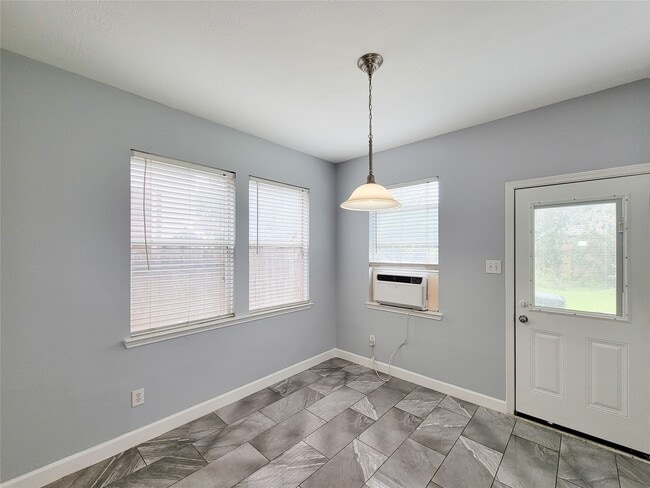 Building Photo - 7506 Boxwood Ridge Ln